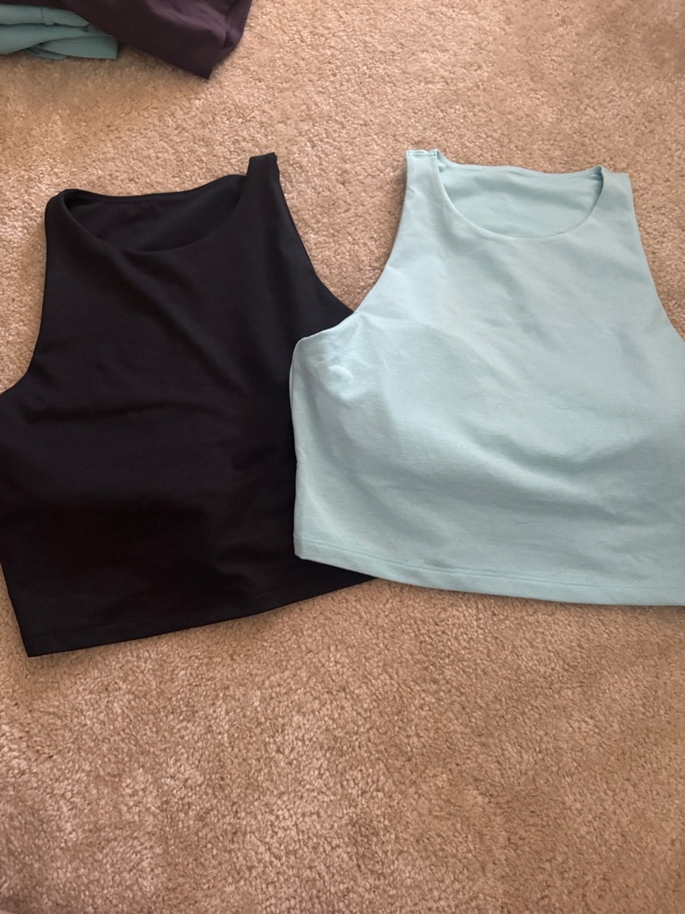 Black & Light green Women's Cropped Tank Tops